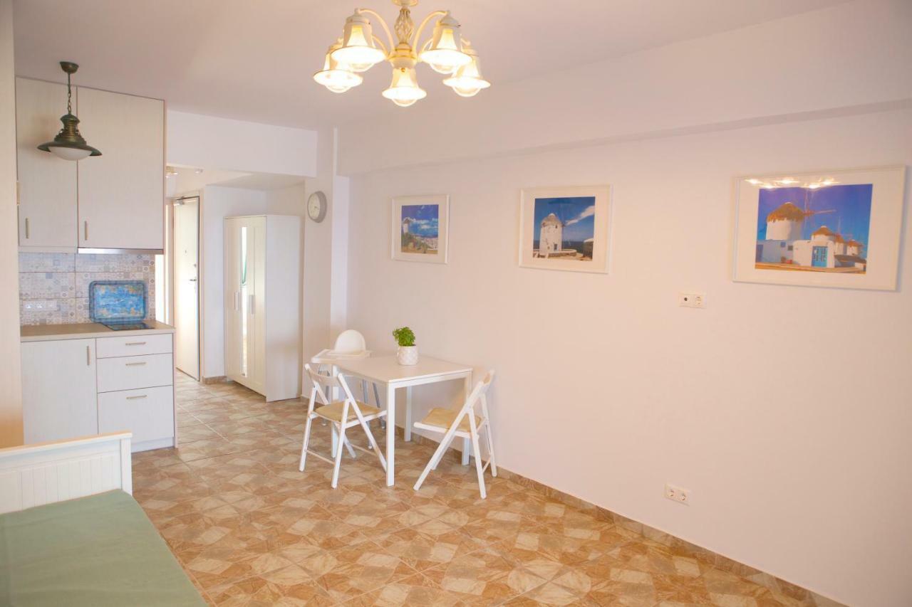Mediterranean Sandy Beach Apartment โตโล ภายนอก รูปภาพ